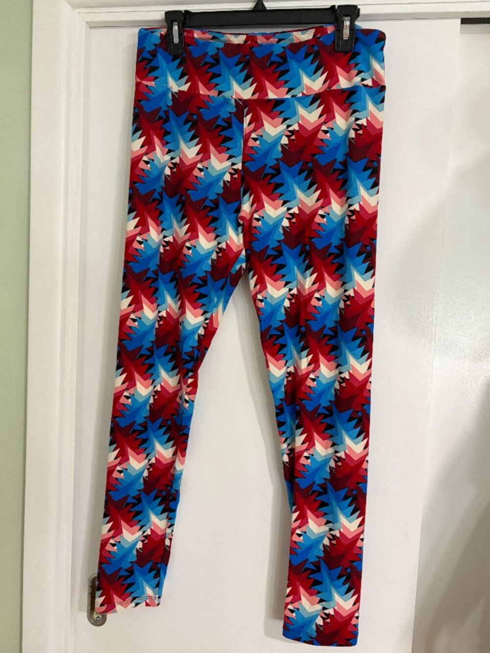 LEGGINGS IN RED WHITE & BLUE